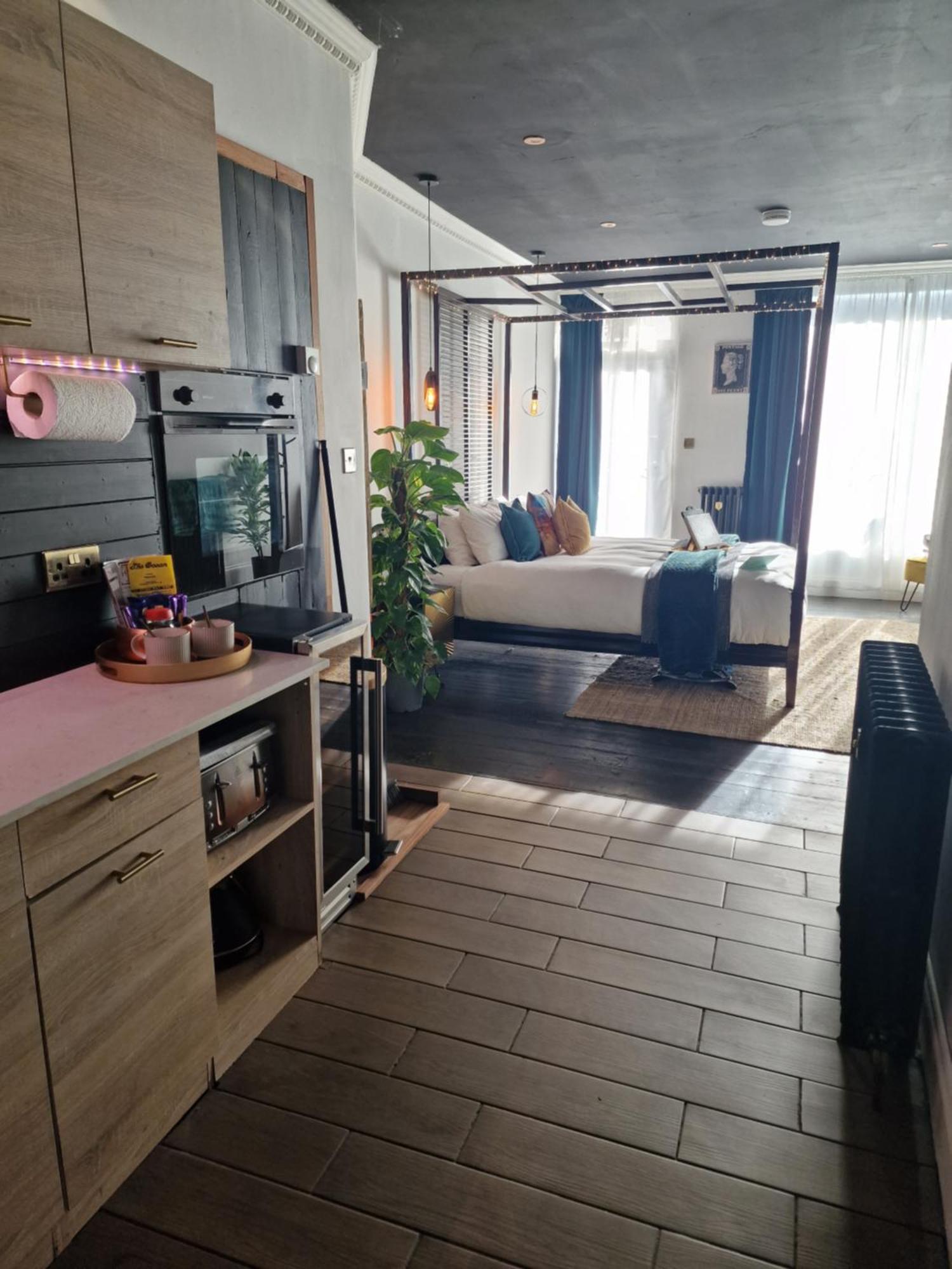 The Penny Black Apartment With Indoor Hot Tub Slamannan Экстерьер фото